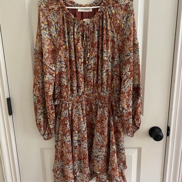 *NWT* TIERED RUFFLE DRESS - Picture 2 of 4